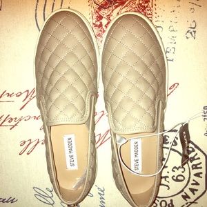 Steve Madden tan shoes never been worn